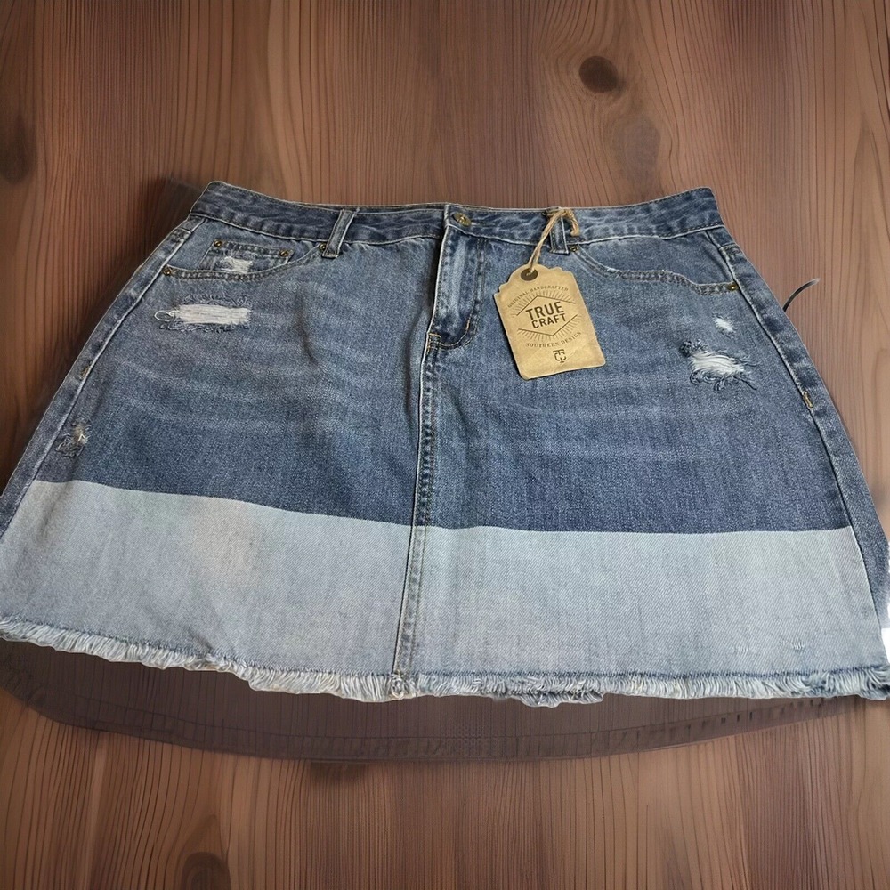 True Craft Distressed Blue Denim Mini Skirt Size 15 NWT Short